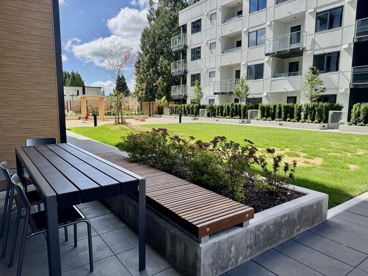 Property Photo:  6608 Sussex Avenue  BC V5H 3B1 