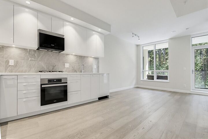 Property Photo: 5608 Berton Avenue 607 BC V6S 0M6