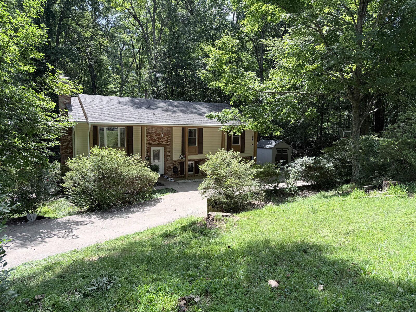Property Photo:  11039 Timberview Drive  VA 20111 
