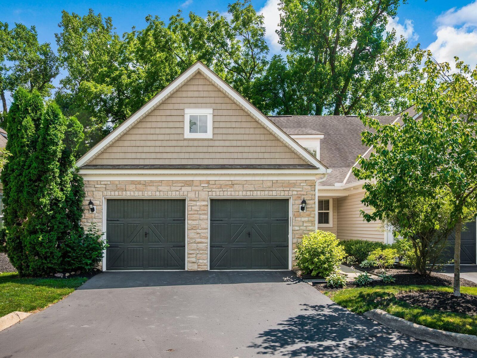 Property Photo: 493 Westgreen Lane OH 43082