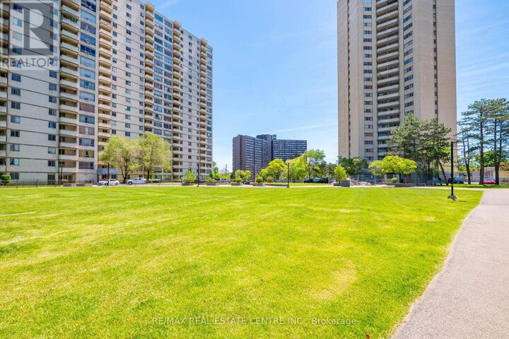 Property Photo:  320 Dixon Road 1708  ON M9R 1S8 