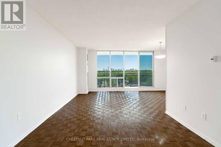 Property Photo: 150 Lakeshore Road West 1412 ON L5H 3R2