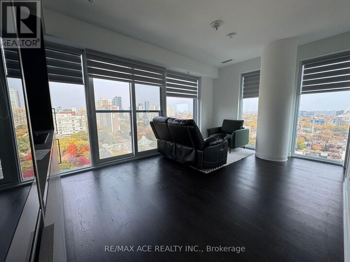 Property Photo: 319 Jarvis Street 2010 ON M5B 2C2