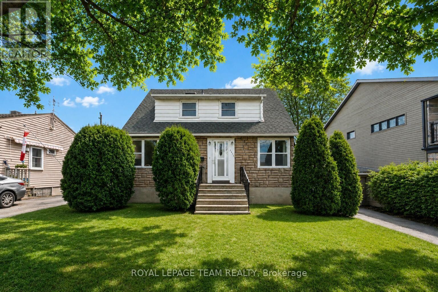 Property Photo:  1272 Livingstone Avenue  ON K1H 7P8 