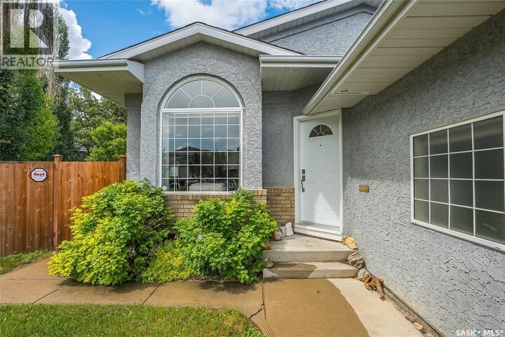 Property Photo:  130 Strumm Terrace  SK S7M 5V4 