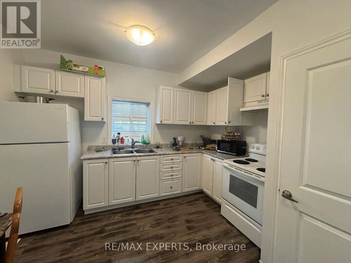 Property Photo:  630 Dominion Avenue A  ON L4R 1R6 