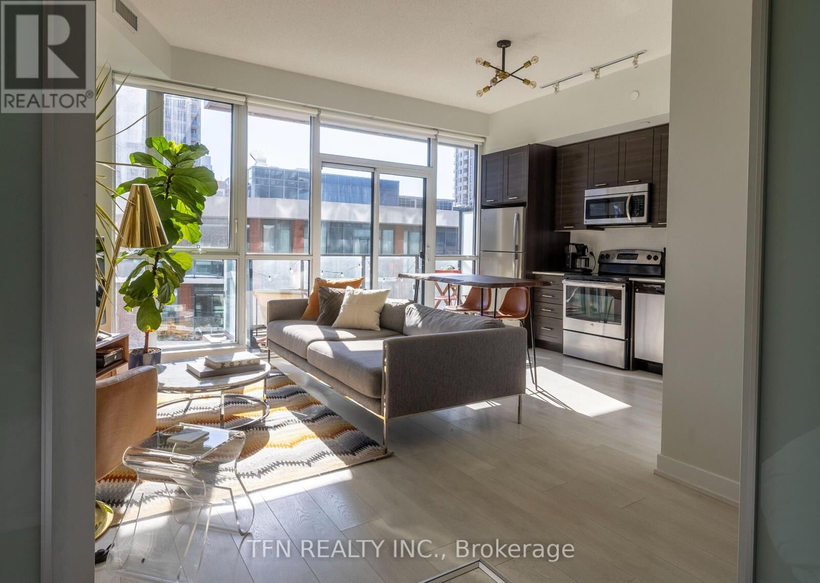 Property Photo: 50 Bruyeres Mews 726 ON M5V 0H8