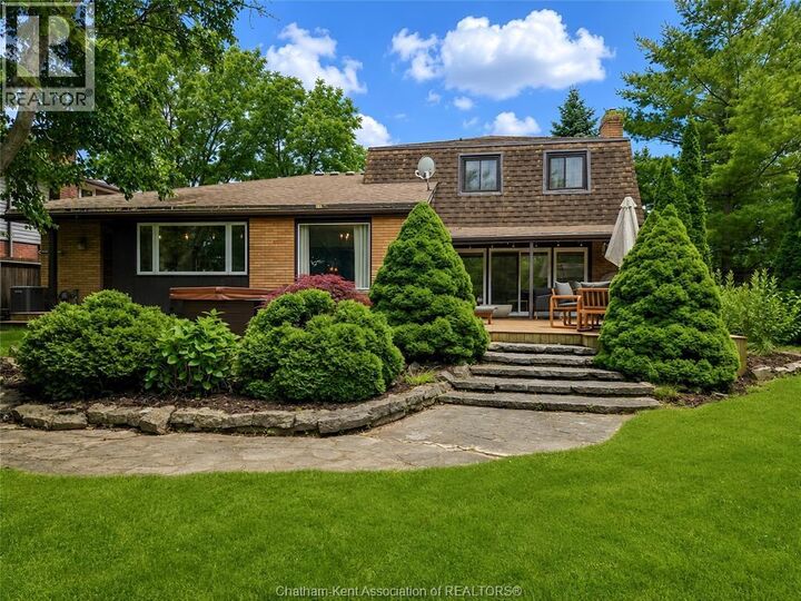 Property Photo: 615 Lacroix Street ON N7M 5X7