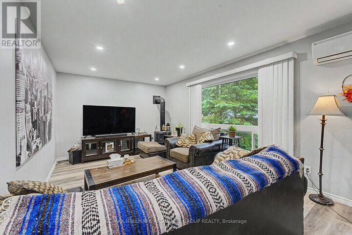 Property Photo:  63 Gunn Street Upper  ON L4M 2H4 