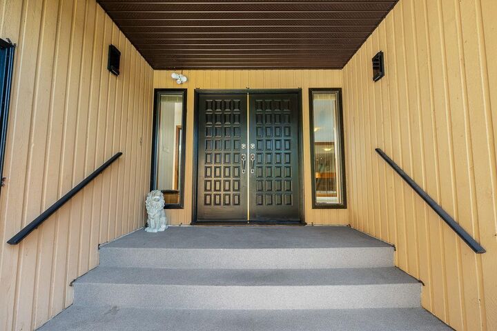 Photo de la propriété:  3762 Nanaimo Crescent  BC V2T 4Z7 