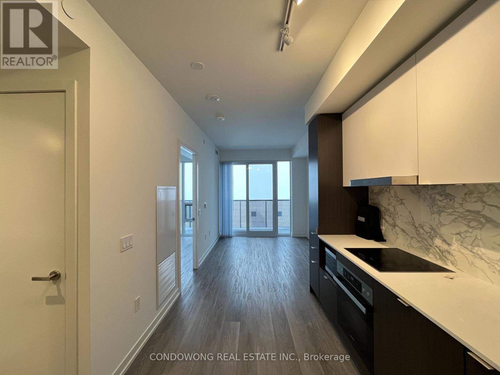 Property Photo:  55 Cooper Street 7706  ON M5E 0G1 