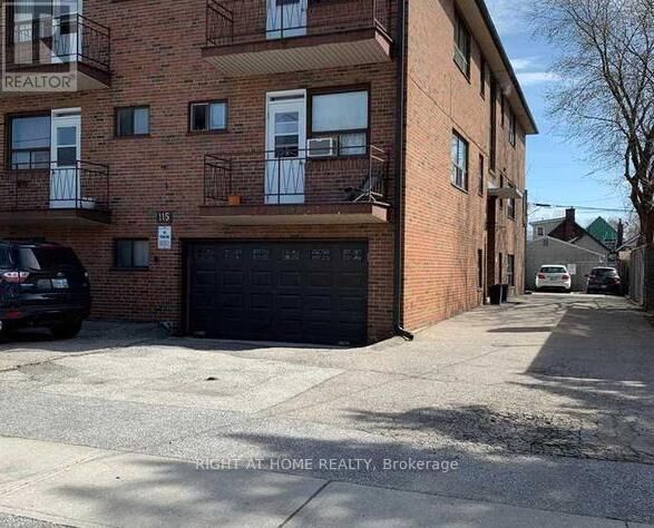 Property Photo:  115 Eighth Street 4  ON M8V 3C5 