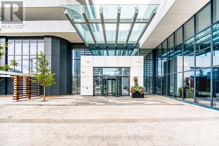 Property Photo:  225 Commerce Street 5106  ON L4K 0R1 