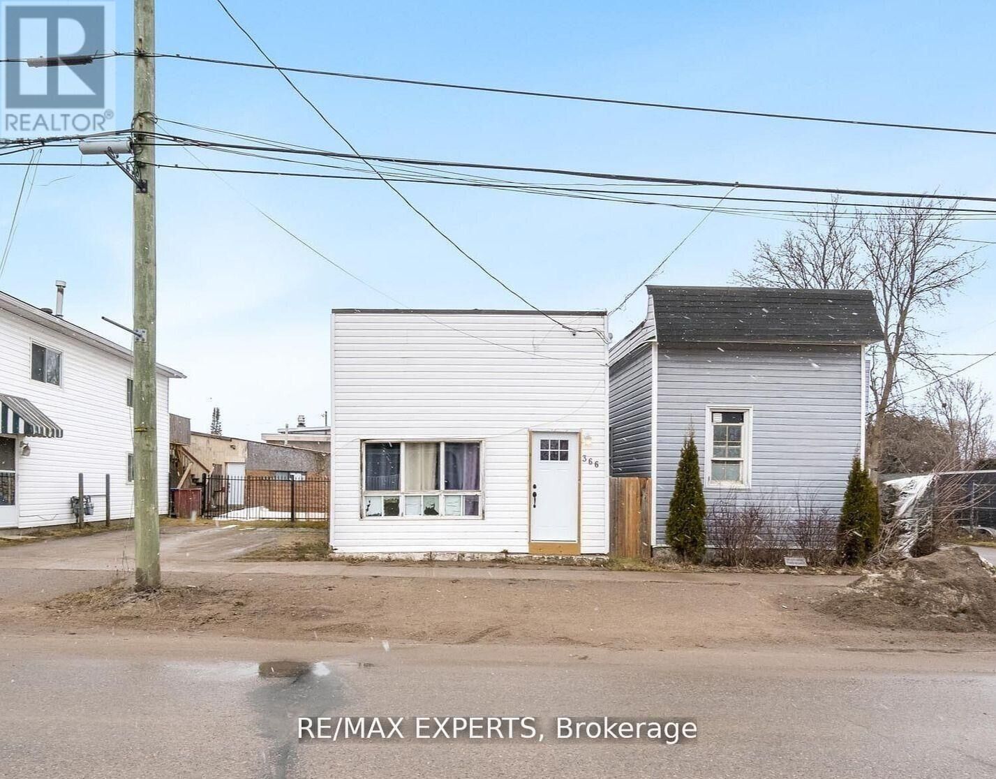 Property Photo:  366 Talbot Street  ON L0K 1R0 