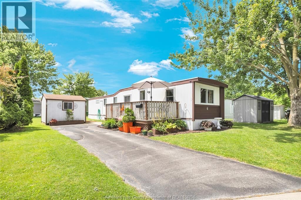 Property Photo: 6 Viscount Parkway ON N8M 1Y8