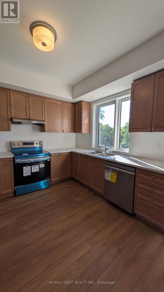 Property Photo:  660 Colborne Street West 30  ON N3T 0Y7 