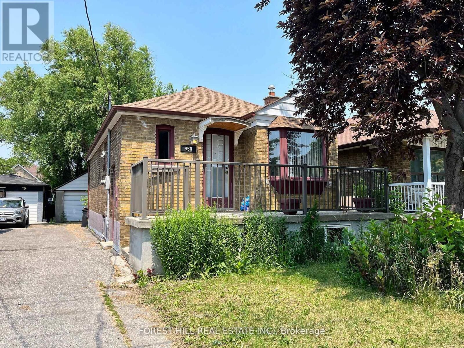 Property Photo:  960 Briar Hill Avenue Bsmt  ON M6B 1M3 