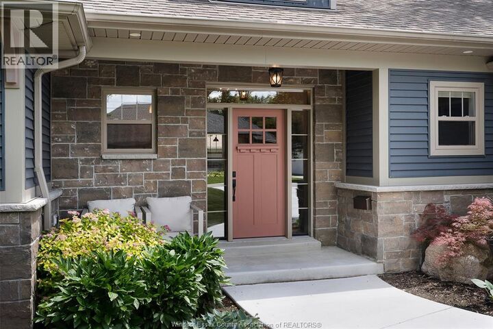 Property Photo:  920 Erie Avenue West  ON N9Y 3E2 