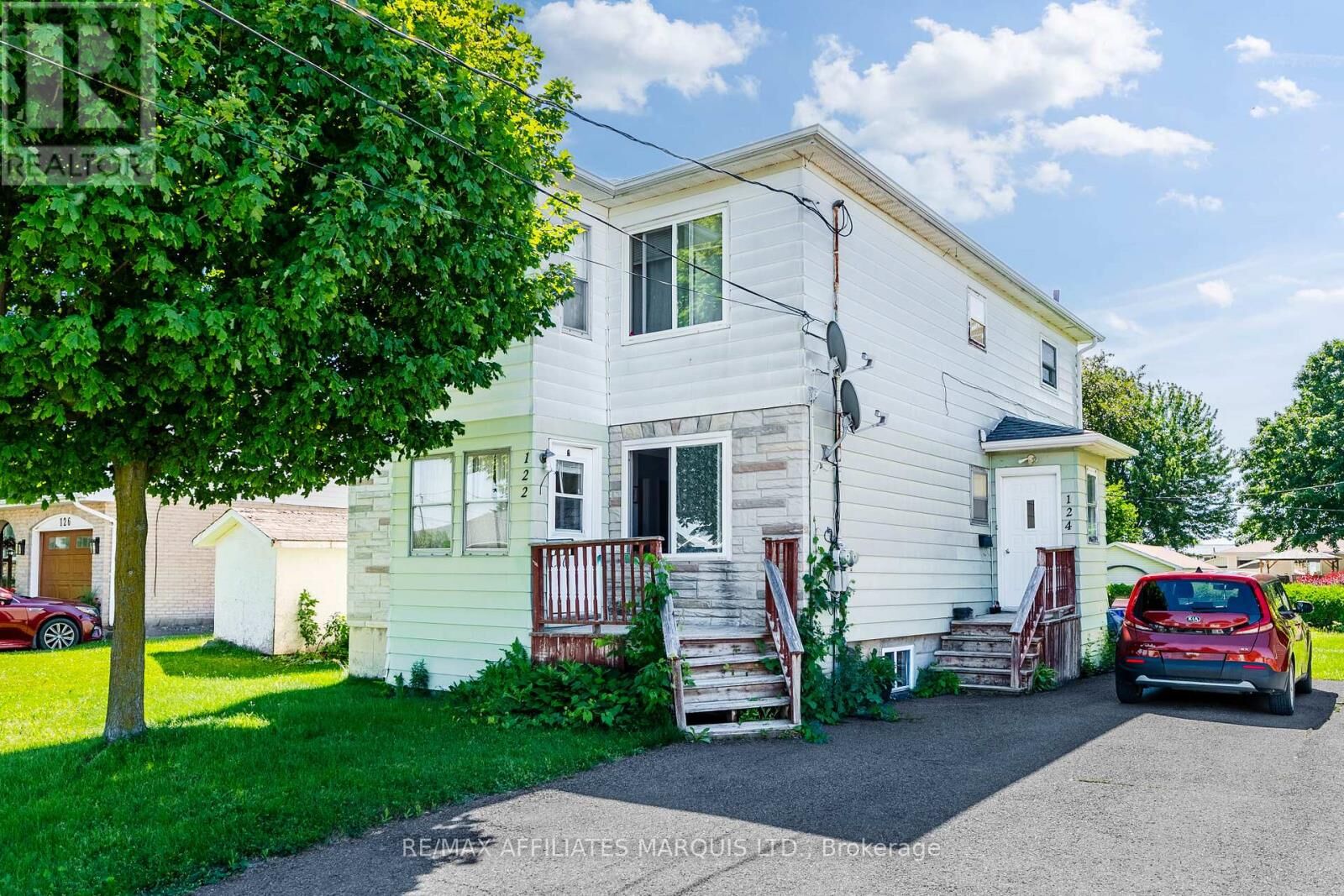 Property Photo:  122 New Street  ON K6H 3G2 