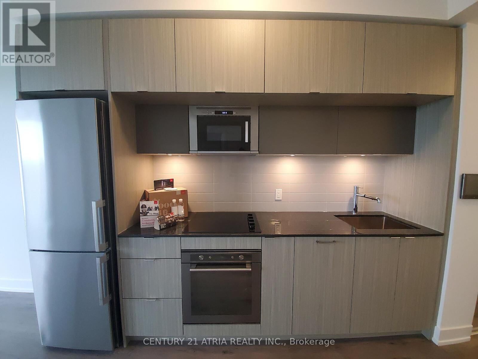 Property Photo:  575 Bloor Street East 2206  ON M4W 0B2 