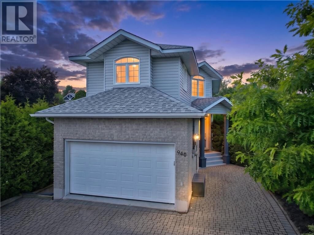 Property Photo:  940 Roderick Avenue  ON P3E 6J5 