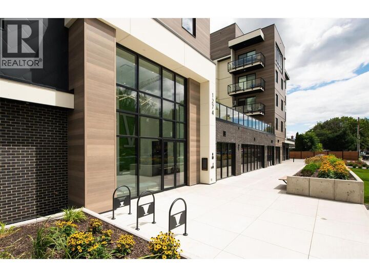 Property Photo:  1274 Devonshire Avenue 405  BC V1Y 0M7 