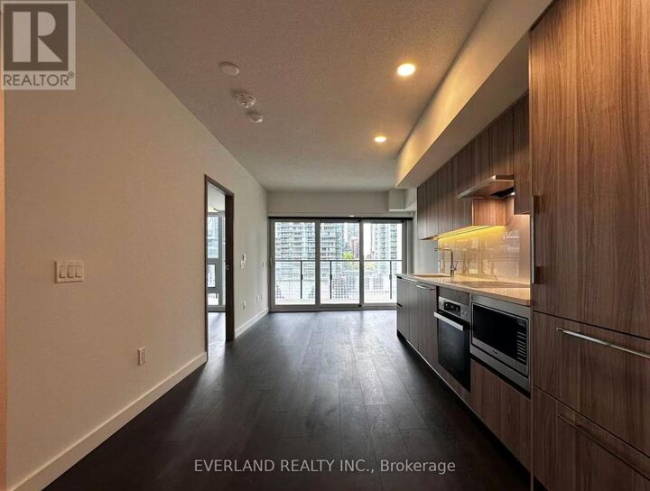 Property Photo:  3 Concord Cityplace Way 535  ON M5V 0X4 