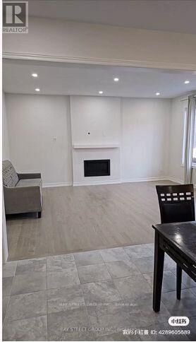 Property Photo:  49 Bud Leggett Cres Crescent Room  ON L4P 0B5 