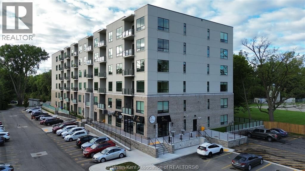 Property Photo:  364 Grand Avenue East 305  ON N7L 0H5 