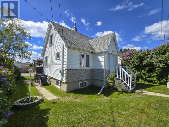 Property Photo:  505 Oliver Rd  ON P7B 2G9 