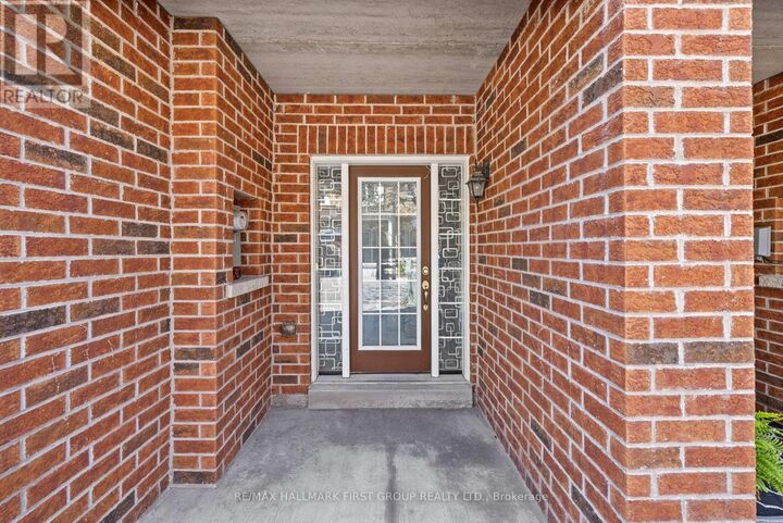 Property Photo:  17 Edison Way  ON L1R 0J9 