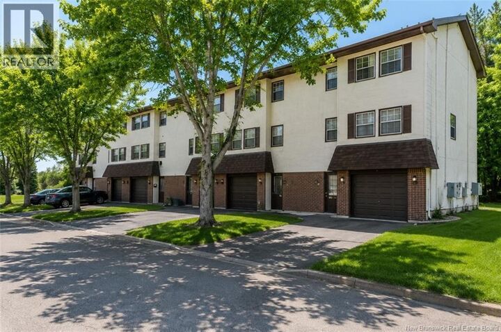 Property Photo:  33 Hillsview Crescent  NB E2E 3N4 