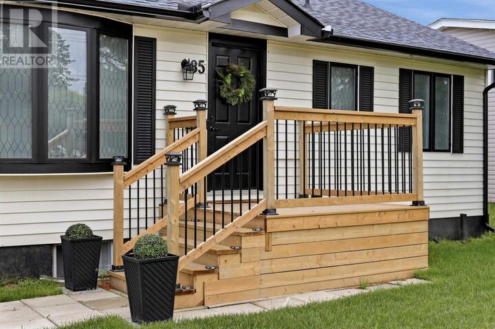 Property Photo:  85 Anna St  ON P6B 3S7 