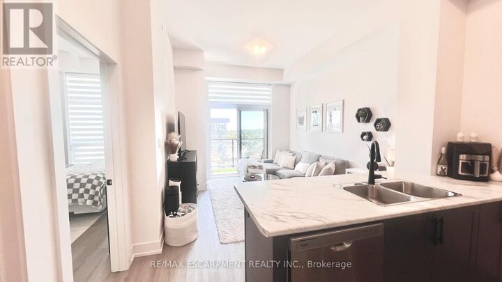 Property Photo:  460 Dundas Street East 1208  ON L8B 2A5 