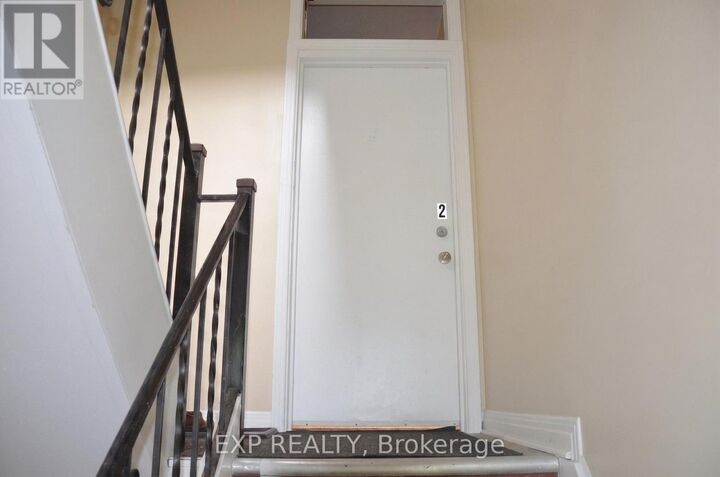 Property Photo:  42 Lavergne Street  ON K1L 5G3 