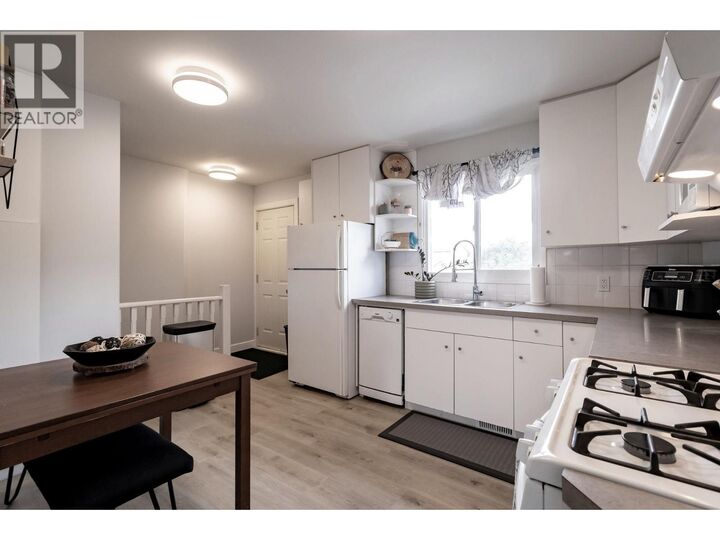 Property Photo:  9424 94 Avenue  BC V1J 1G3 