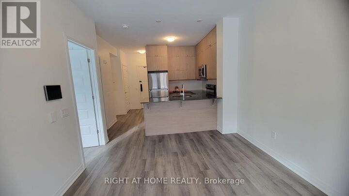 Property Photo: 470 Gordon Krantz Avenue 118 ON L9E 1Z3
