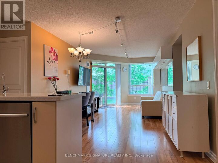 Property Photo: 9017 Leslie Street 112 ON L4B 4R8