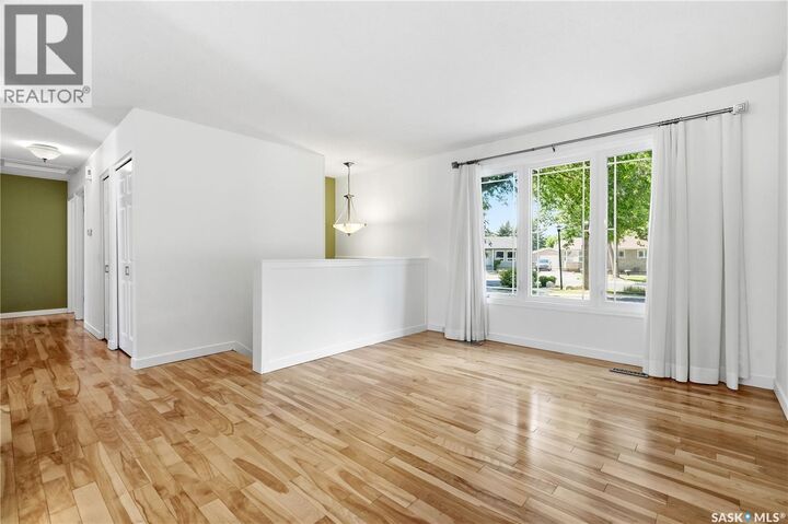 Property Photo: 35 Blackman Place SK S4X 1S3