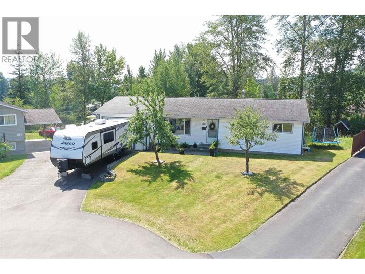 1320 Picard Avenue — photo 1