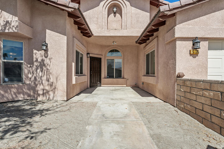 Property Photo:  27325 Ventura Drive  CA 92234 