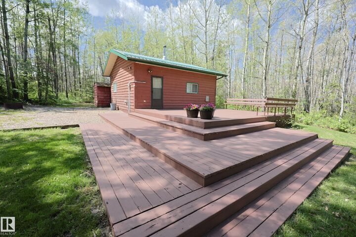 Property Photo:  274032 Twp Road 480  AB T0C 2P0 