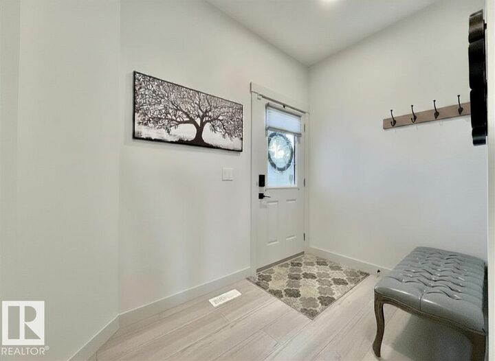 Property Photo: 33 Sumac Close AB T8H 0Z9