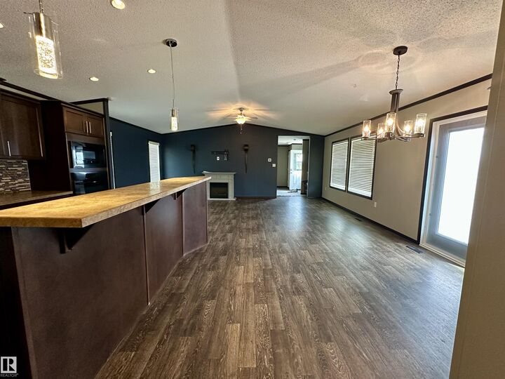 Property Photo:  45015 Twp Rd 624  AB T9N 2J6 