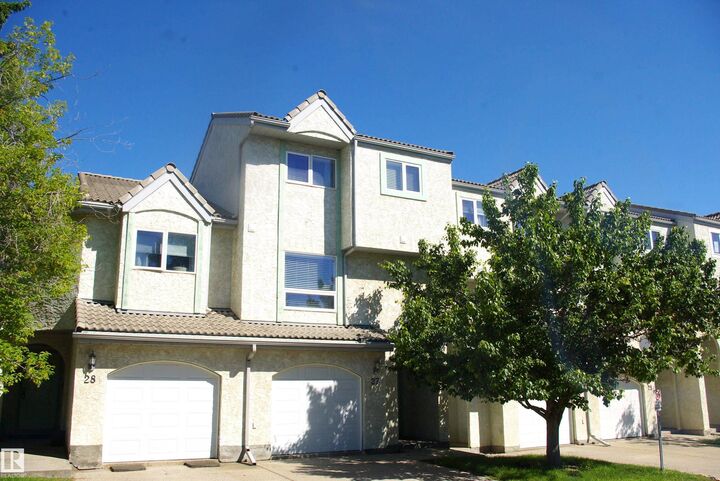 Property Photo:  9505 176 Street NW 27  AB T5T 5Z4 