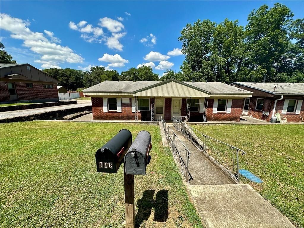Property Photo: 718 Hill Street GA 30297