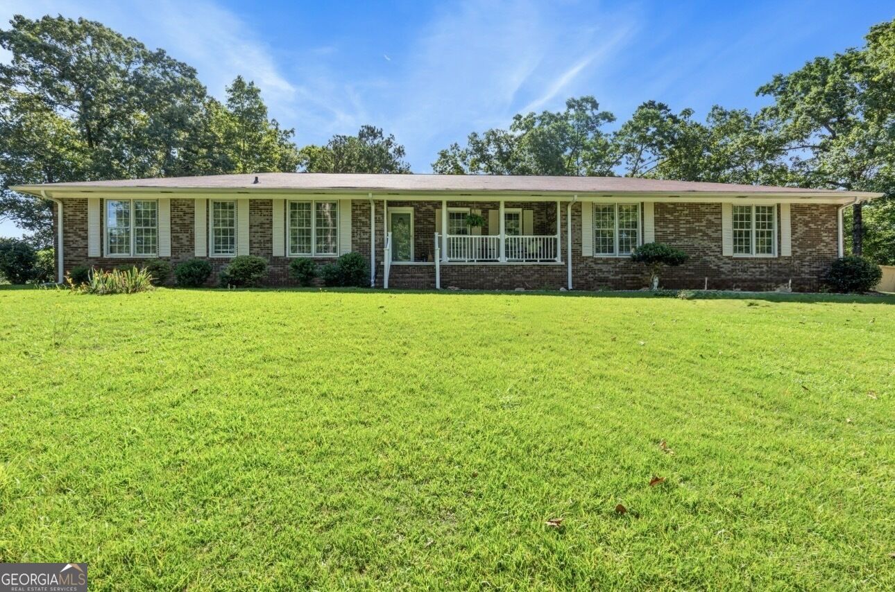 Property Photo:  5023 Veterans Mem. Pkway.  AL 36863 