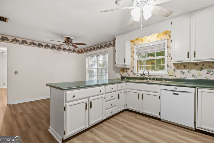 Property Photo:  112 Meadows Way  GA 31525 