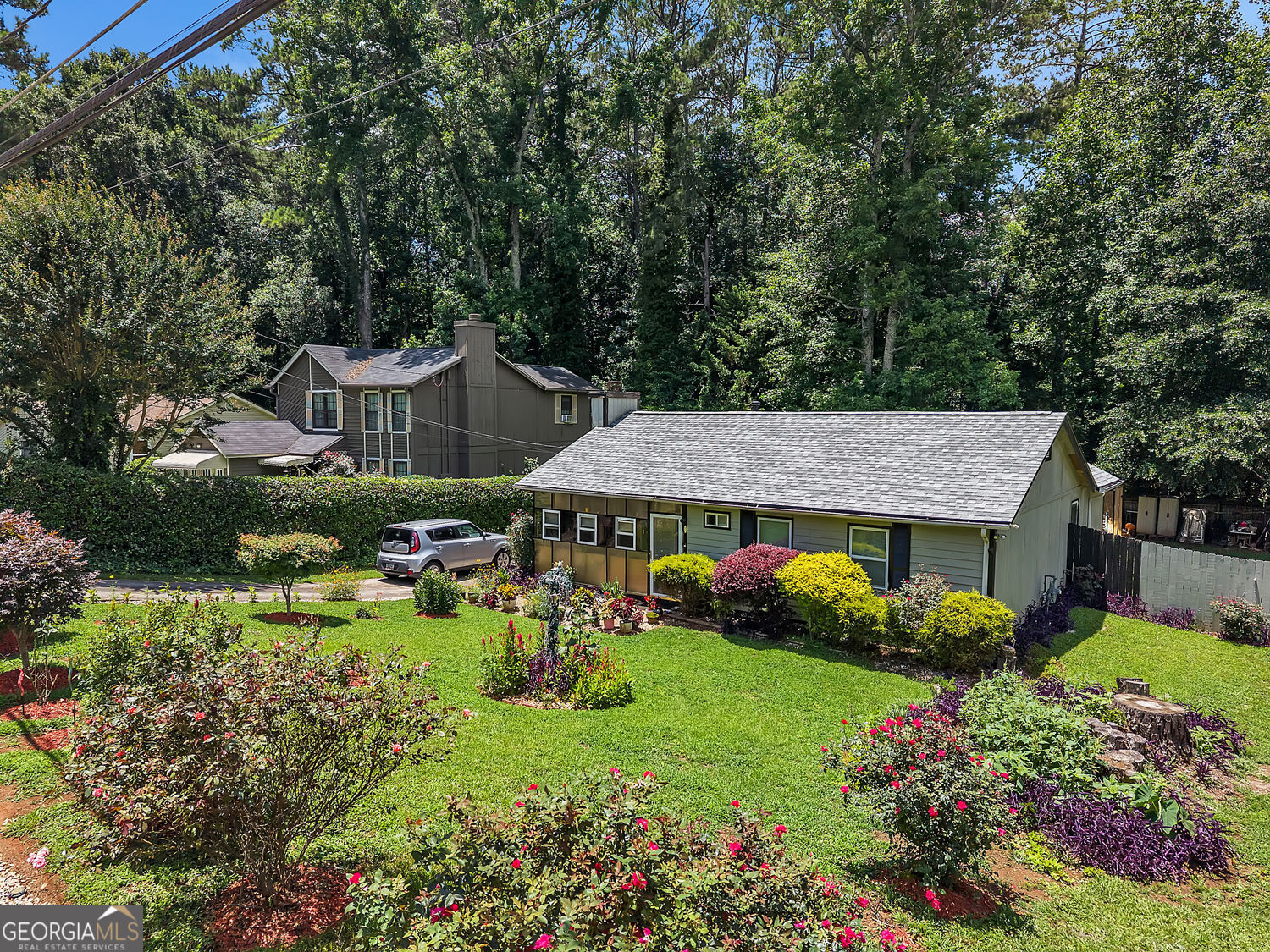Property Photo: 6153 Creekford Drive Drive GA 30058