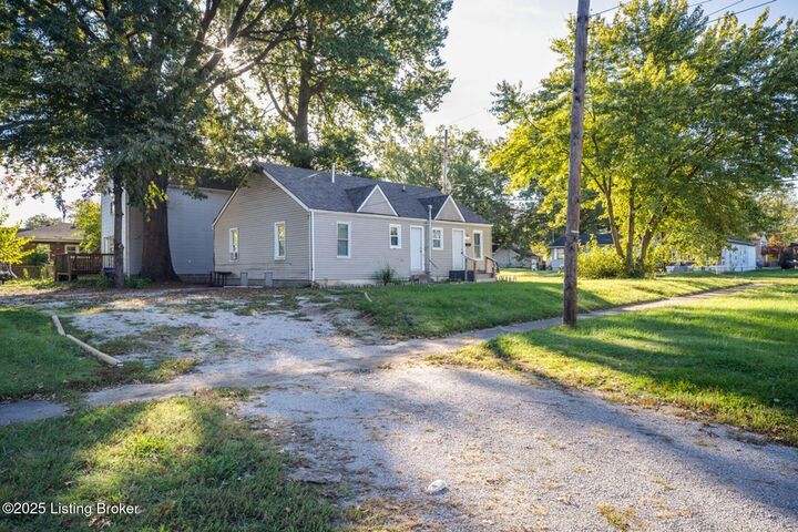 Property Photo:  1443 S 32nd St  KY 40211 